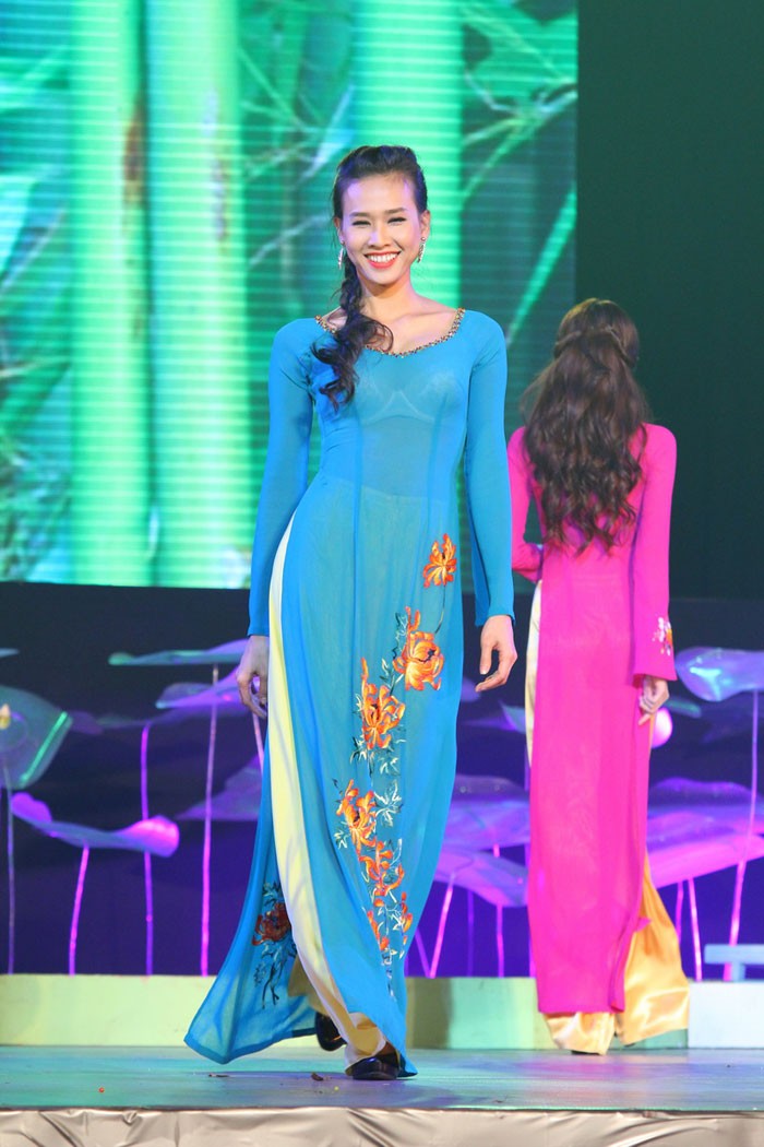 Hoa hậu Phụ nữ Việt Nam qua ảnh 2006 Dương Mỹ Linh